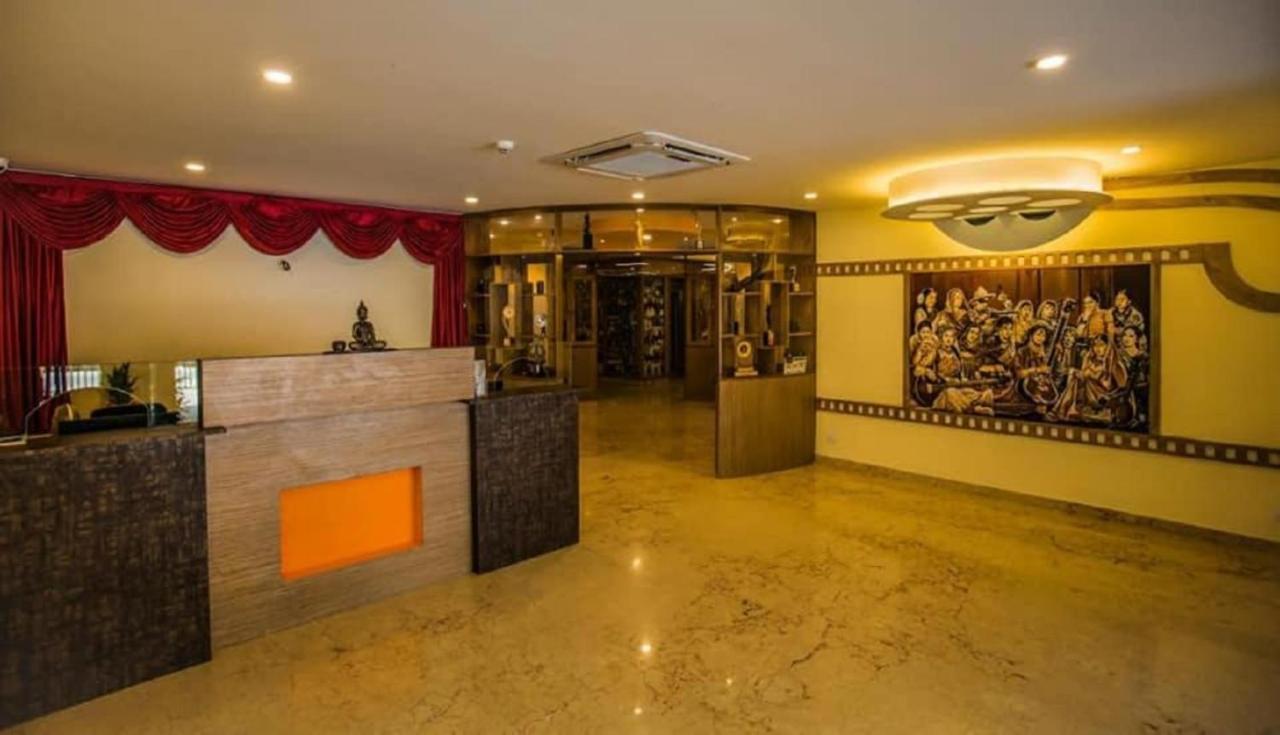 Cinemascope An Apart Hotel Ченнаи Экстерьер фото