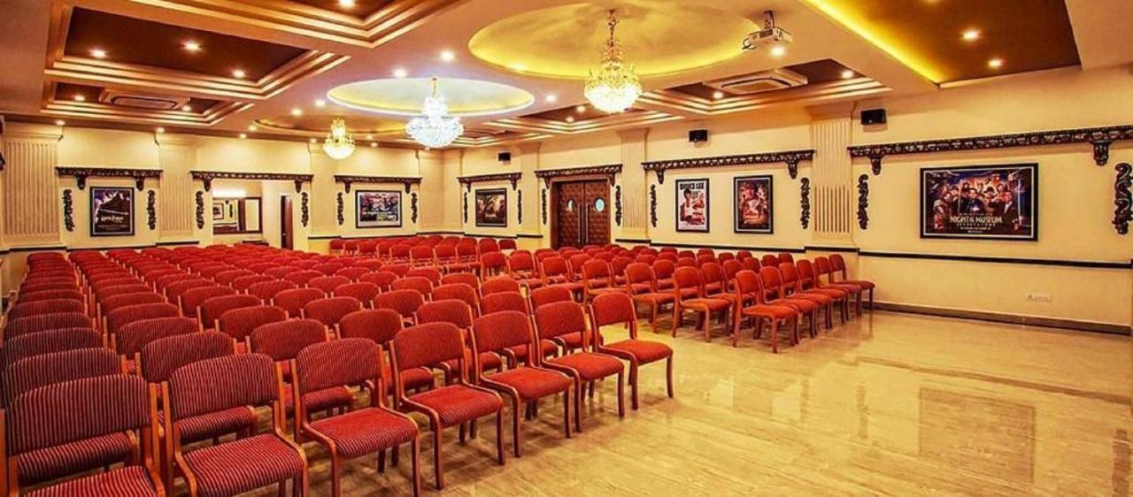 Cinemascope An Apart Hotel Ченнаи Экстерьер фото