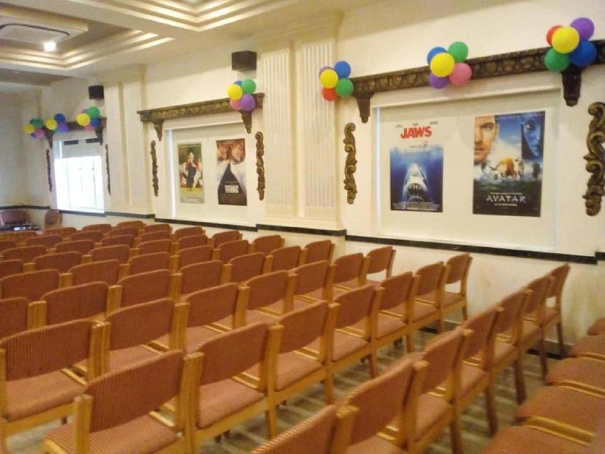 Cinemascope An Apart Hotel Ченнаи Экстерьер фото